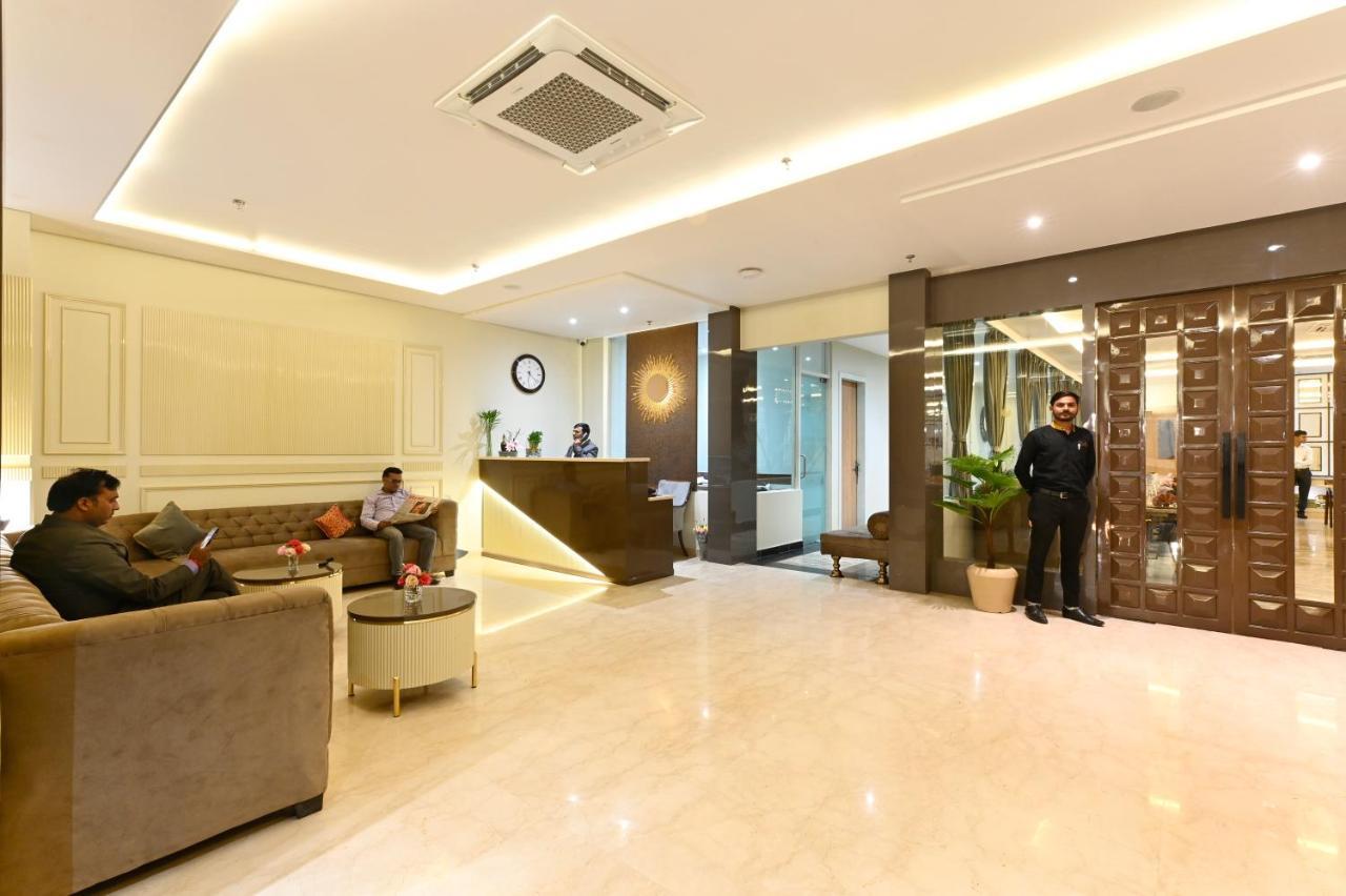 Hotel Avalon Palms Agra Agra  Buitenkant foto