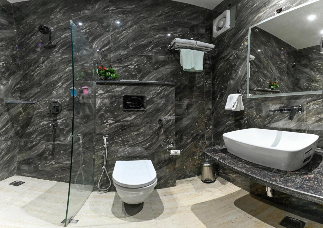 Hotel Avalon Palms Agra Agra  Buitenkant foto