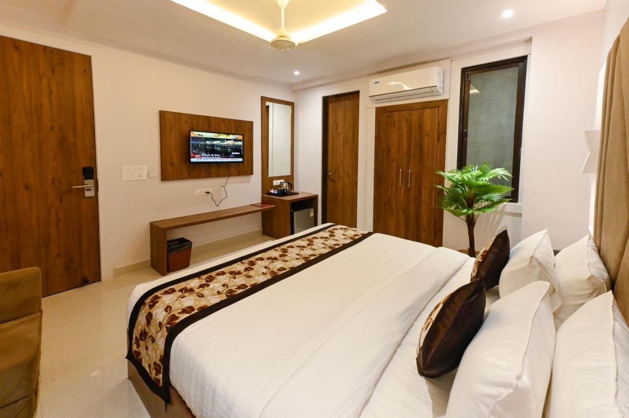 Hotel Avalon Palms Agra Agra  Buitenkant foto