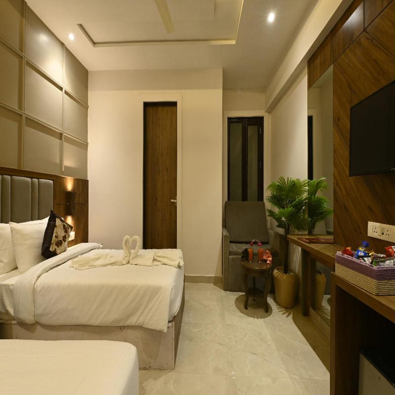 Hotel Avalon Palms Agra Agra  Buitenkant foto